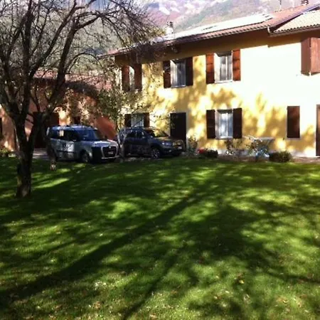 Affittacamere Giarola Vacanze *